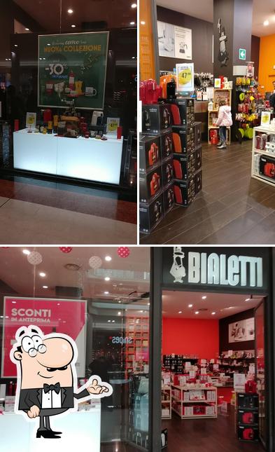 Dai un’occhiata alla foto che mostra la interni e cibo di Bialetti