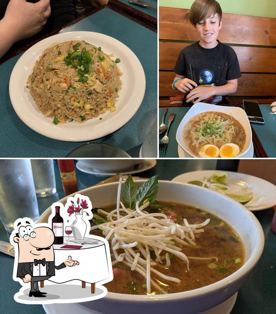 Las imágenes de comedor y comida en Noodle Cafe