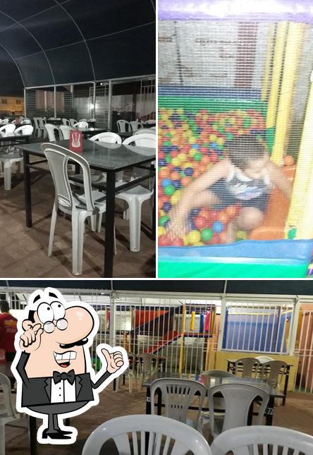 Veja imagens do interior do Pizzaria Vitallia