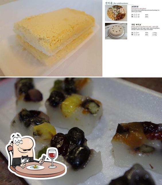 Dduck Sa Rang (the Rice Cake House) in Winnipeg Restaurant menu and reviews