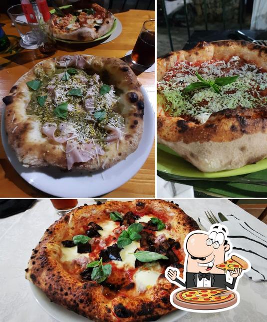 Scegli tra le svariate varianti di pizza