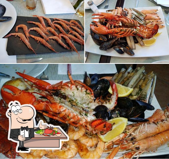 Order seafood at Restaurante Porfin