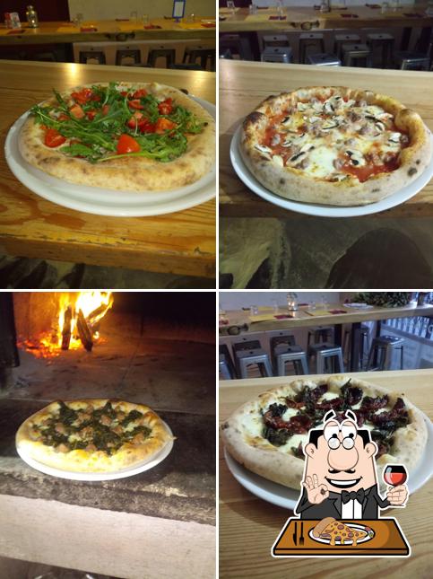 Try out pizza at Il Pane, il Vino e altre Meraviglie