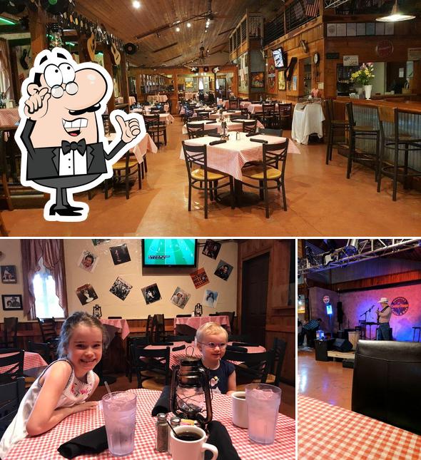 Branson's Center Stage Grille & Kaffee Haus in Branson Restaurant