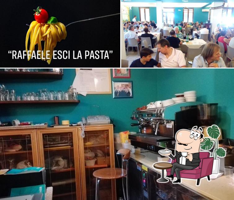La interni e cibo del ristorante
