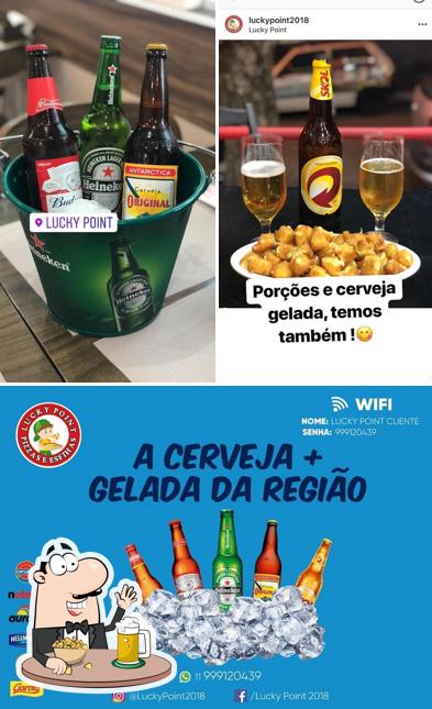 Peça um copo de cerveja leve ou escura