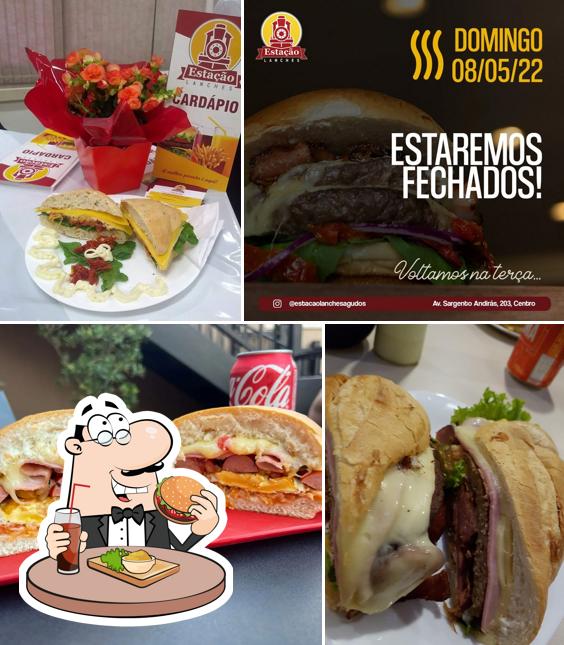 Hambúrguer em Estação Lanches
