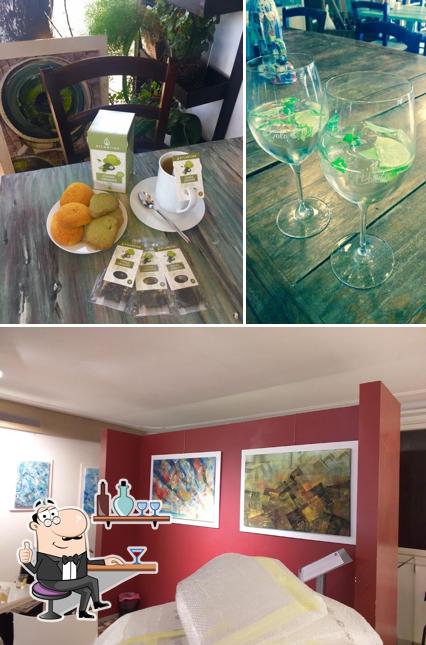 Dai un'occhiata agli interni di Galla Caffè