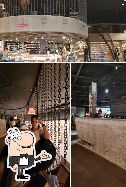 O interior do ACERVO CAFÉ - Casa Park