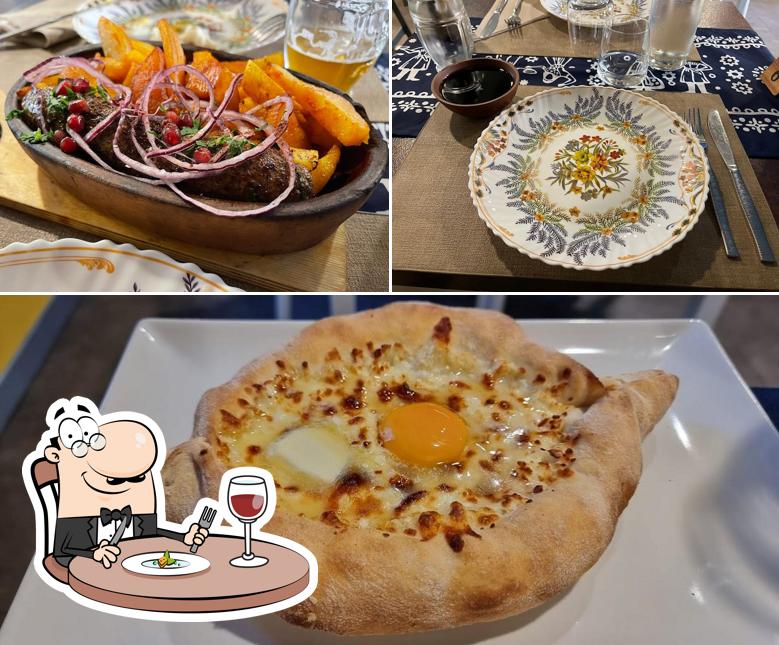 Khachapuri al DedasPuri Ristorante Georgiano & Wine Shop - Milano