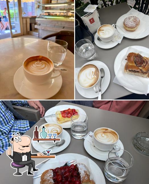 Dai un'occhiata agli interni di Pasticceria Caffè Lintner
