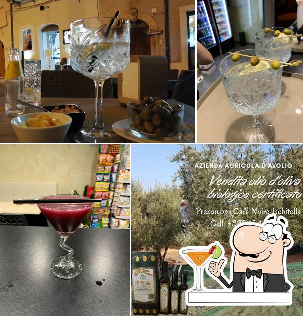 Prenditi un drink dal menu