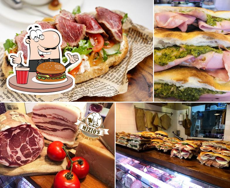 Ordina un hamburger a Mizio's Street Food