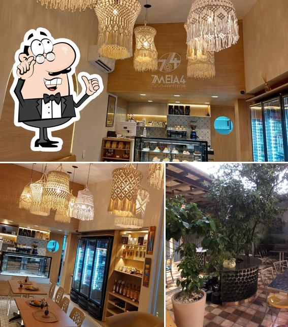 O interior do CAFÉ 7MEIA4