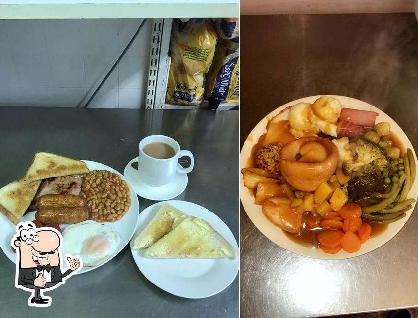 Dolwen Garage Cafe, Dolwen in England Restaurant reviews