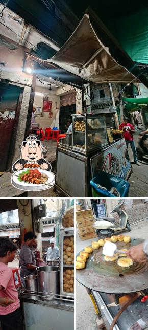 AGRA CHAT BHANDAR,BARA HAZARI