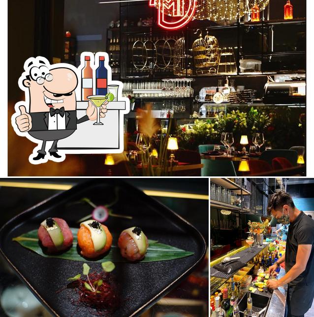 La foto della bancone da bar e cibo di Mi Sushi e Ramen