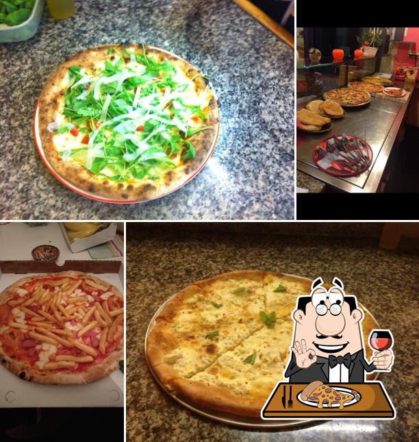 Prenditi una pizza a Pizzeria 4&99 e Sushi