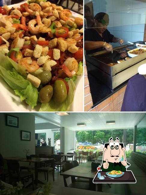 Dê uma olhada a foto mostrando comida e interior no Doce Pecado Restaurante