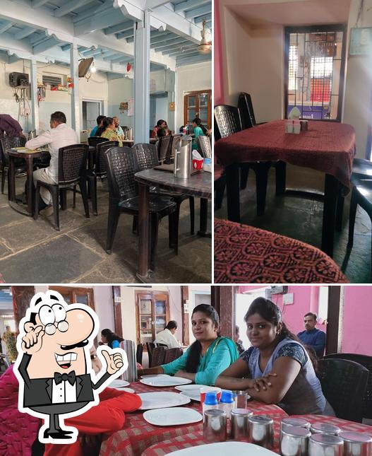 Check out how Savi's Kitchen North Indian Restaurant & Snacks Gadag looks inside