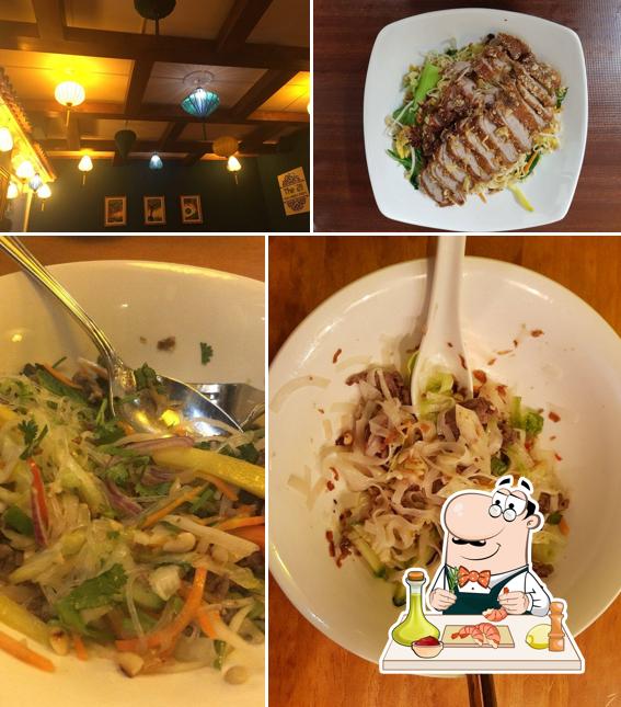 Get seafood at The 21 vietnamesisches Restaurant