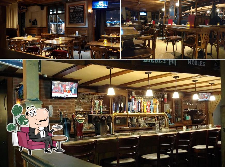 Découvrez l'intérieur de Resto-Pub Chez Vincent