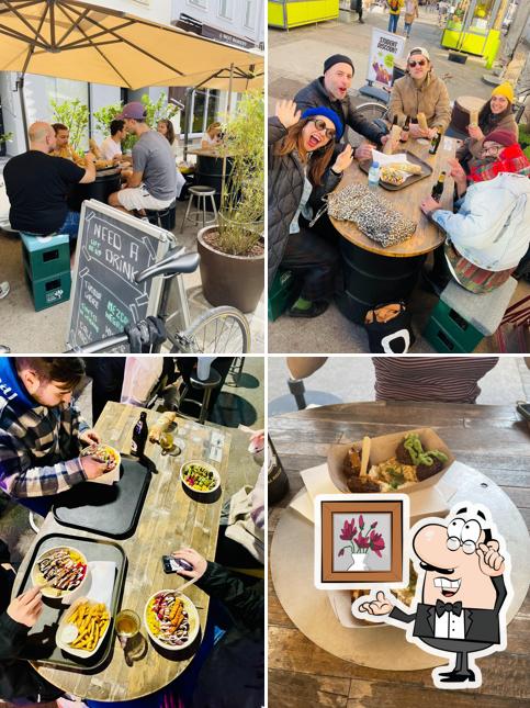 L'intérieur de Garbanzo - Falafel & Hummus Bar