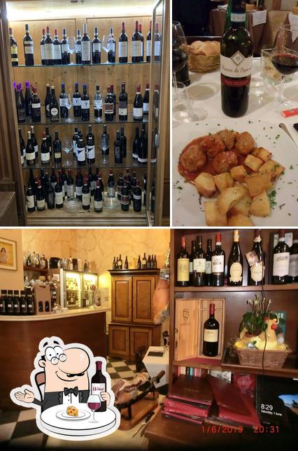 È gradevole bersi un bicchiere di vino a Cucina Pepe