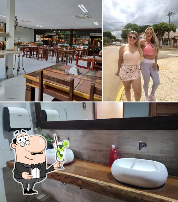 Desfrute de uma bebida no Cazero