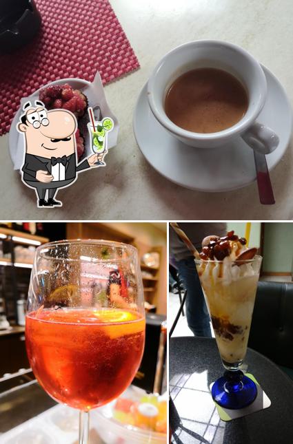 Goditi un drink a Bar Pasticceria Gelateria Serenissima