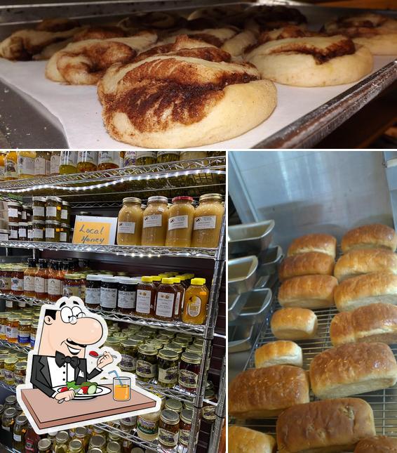 Cinnamon Bear's Bakery in Emory Restaurant menu and reviews
