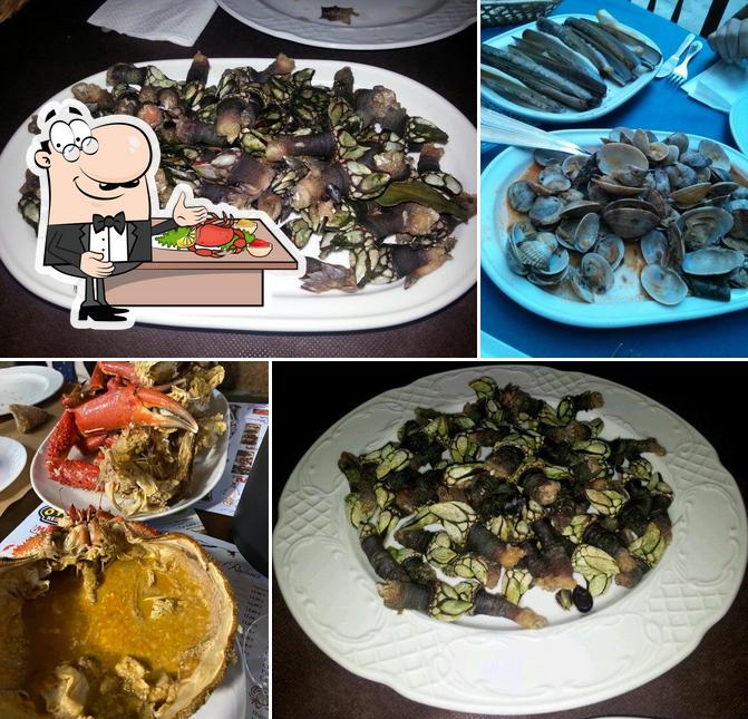 В "Restaurante Meson O Forno" вы можете заказать различные блюда с морепродуктами