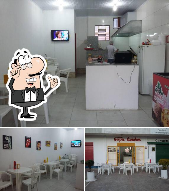 O interior do Copa Lanches