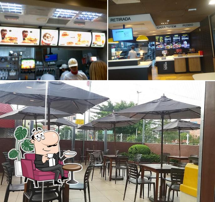 O interior do McDonald's