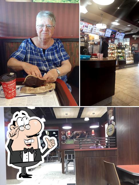 L'intérieur de Tim Hortons