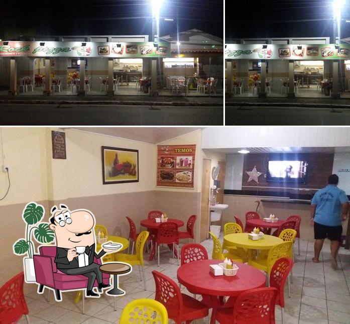 O interior do Rock Pizza