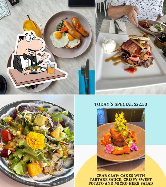 Pier Village Cafe in Urangan Restaurant reviews