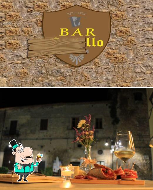 Bar Castello dal 1954 serve alcolici