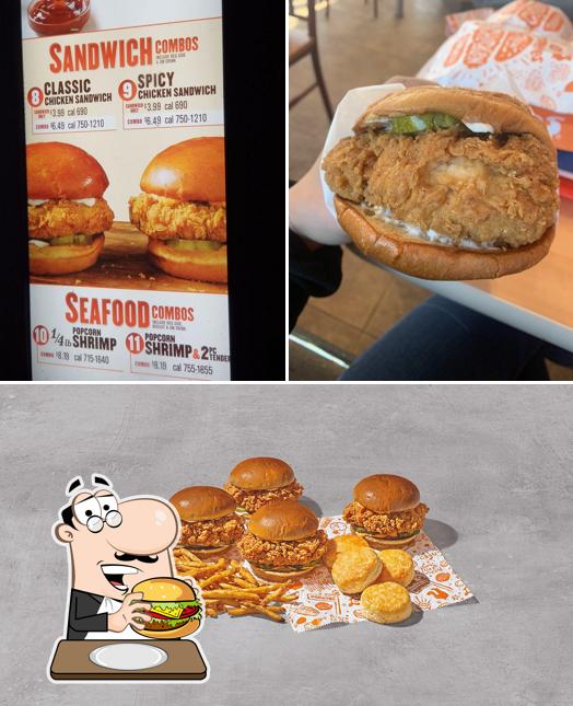 Popeyes Louisiana Kitchen in New Baltimore Restaurant menu and reviews