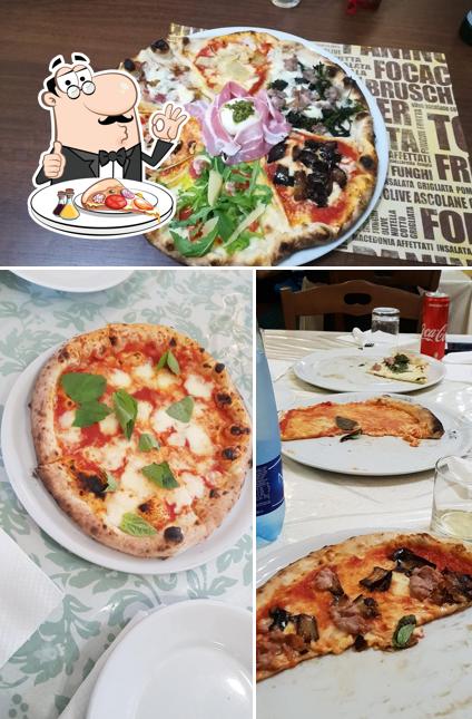 Prova una pizza a Pizzeria Rosaria