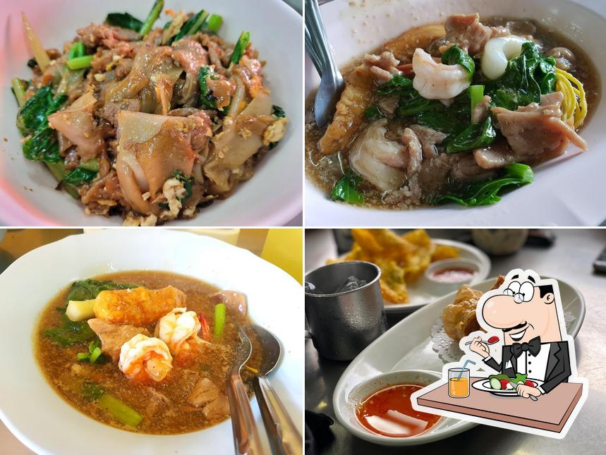 Khun Jeed Yodpak Restaurant, Phuket, 69 Phangnga Rd - Restaurant reviews