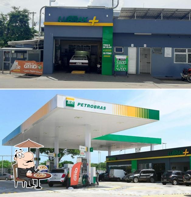 Você pode espairecer no na área externa do Posto Petrobras