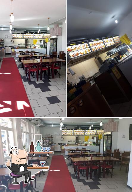 El interior de ADANA KEBAP