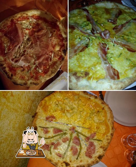 Scegli una pizza a Pizzeria Woda Woda