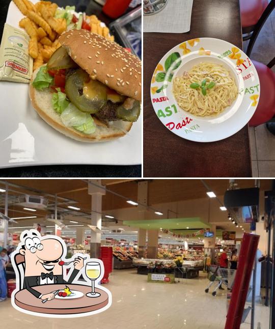Las fotos de comida y interior en Tribseer Center