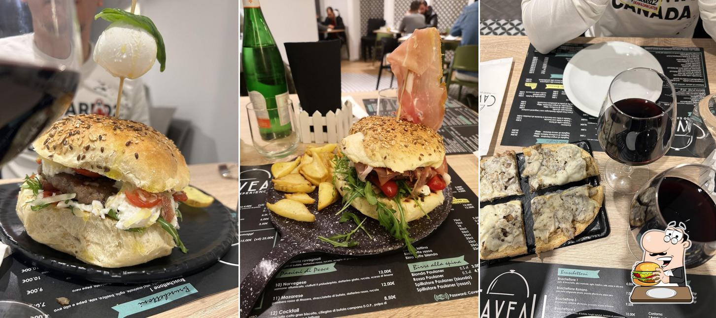 Ordina un hamburger a Caveau Food Experience