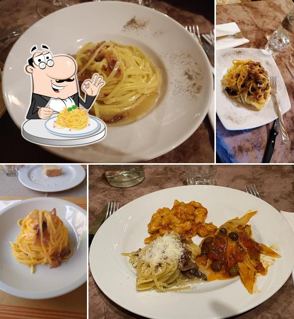 Spaghetti alla carbonara al Ristorante La Piazzetta - Da Felice