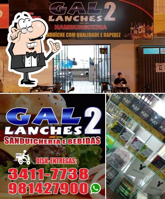 Entre diversos coisas, interior e comida podem ser encontrados no Gal Lanches 2