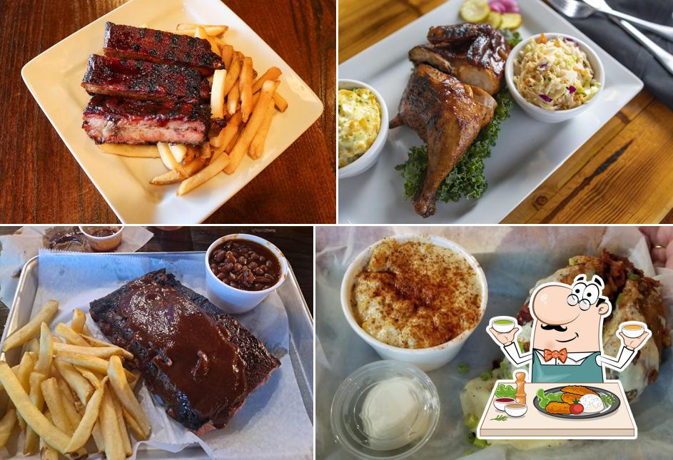 Platos en Blind Box BBQ - Village West