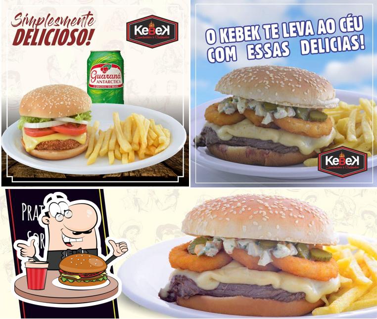 Prueba una hamburguesa en Kebek Sanduíches e Grelhados